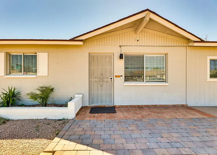 3 Mi To Dtwn Mesa: W/ Fenced Backyard! Mesa