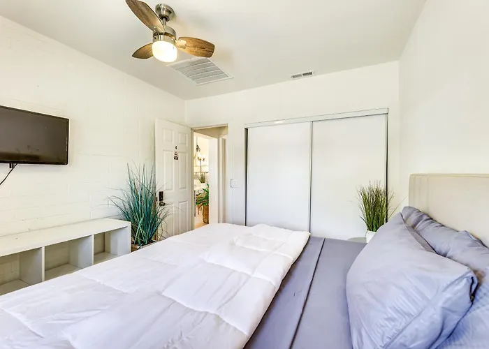 Holiday home 3 Mi To Dtwn Mesa: W/ Fenced Backyard! *
