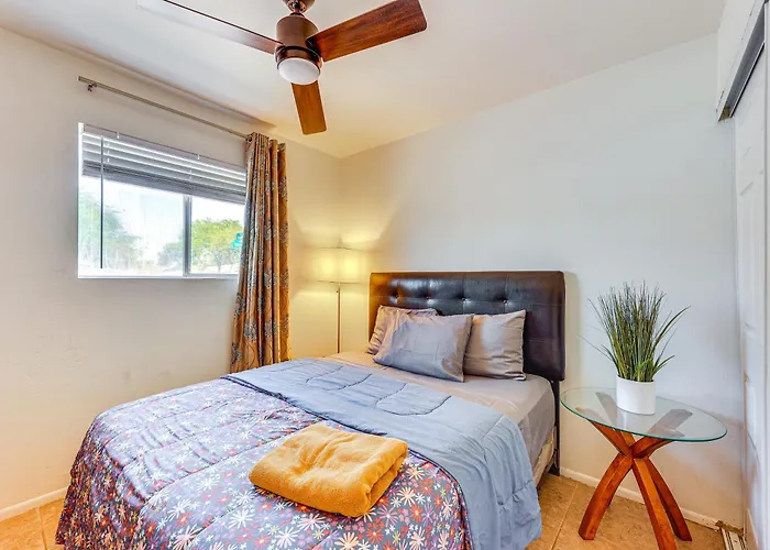 3 Mi To Dtwn Mesa: W/ Fenced Backyard! Holiday home *