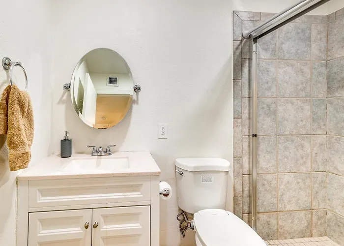 3 Mi To Dtwn Mesa: W/ Fenced Backyard! *