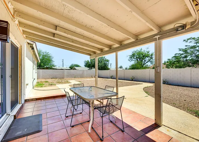 3 Mi To Dtwn Mesa: W/ Fenced Backyard! Holiday home Mesa